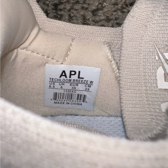 APL- TechLoom Breeze Sneaker in Beach & Speckle - Picture 5 of 9